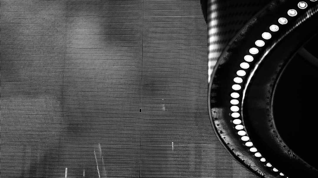 Laravel and Docker: A Comprehensive Guide to Containerizing and Scaling Your Application