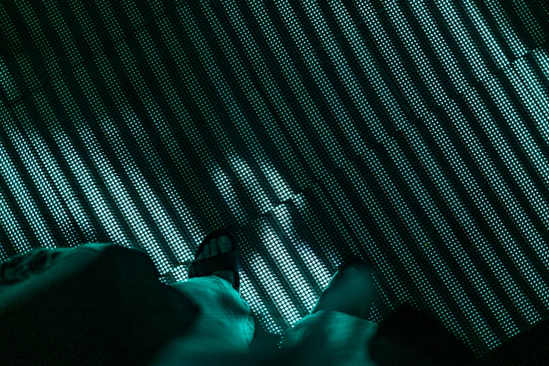 Building a Decentralized Lending Protocol with Aave, Compound, and Solana: A Comparative Analysis